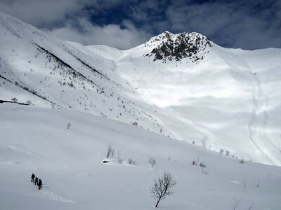 Escursionisti nella Conca del Pianard | N.Villanin