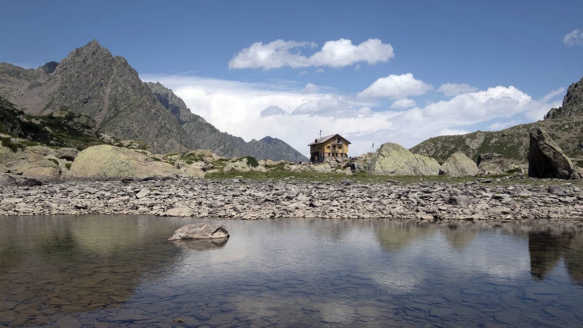 Fotografia: il rifugio Genova-Figari | Archivio APAM