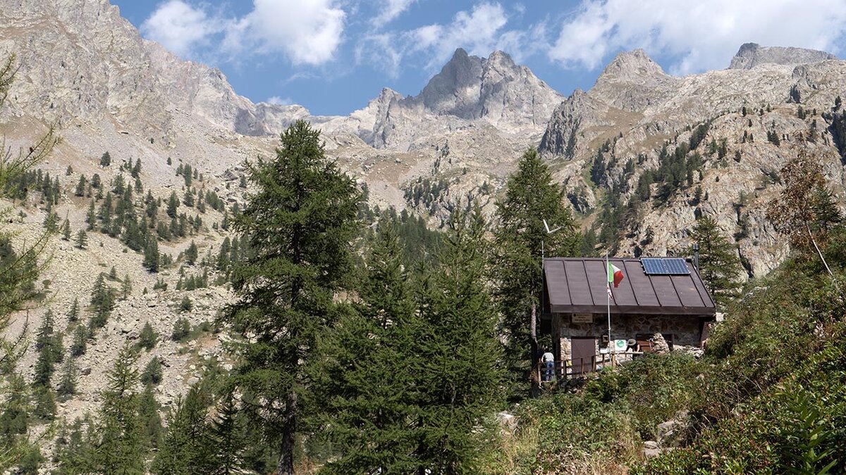 Fotografia: il rifugio Regina Elena | Archivio APAM
